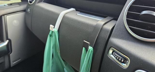 Discovery 4 Glove Box Hook