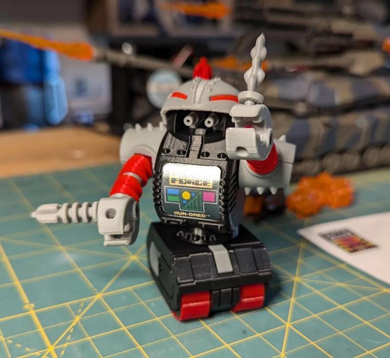RoboForce Glyos Tank Base with Treads