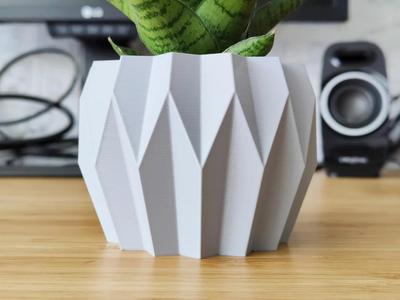 Geometrical Design Pot and Planter – Version 3 – Vase mode