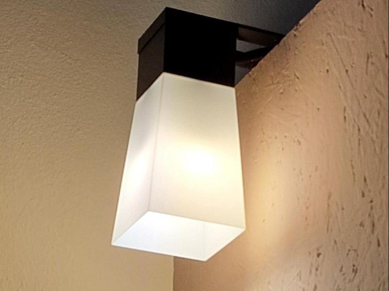 Minimalistic modern wall lamp DIY