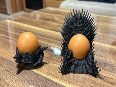 EASTER GAME OF EGG / GAME OF THE EGG / EGG HOLDER