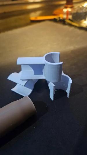 Conection PVC 1/2 - lego hands   