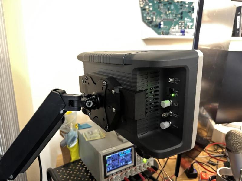 Siglent SSA3000X / SVA1000X VESA mount   