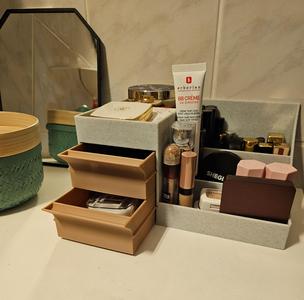 makeup storage