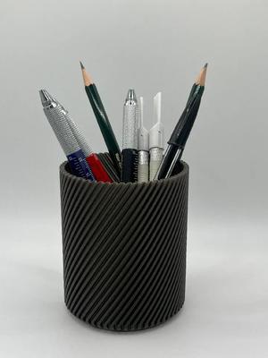 Twisted pencil pot   