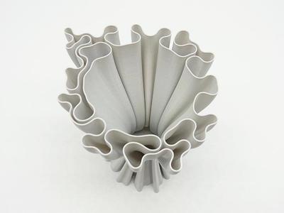 Wavy vase