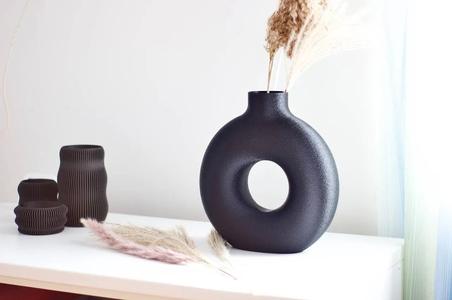 Wormhole Vase