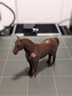 Low Poly Horse Remix – Flat Feet