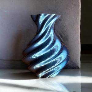 AuroraCurve Vase