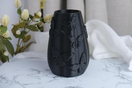 Butterfly Vase – A Dance of Nature and Elegance