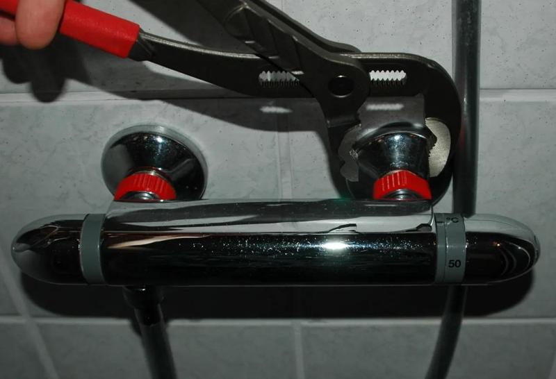 Montagehilfe Duscharmatur/Mischbatterie
