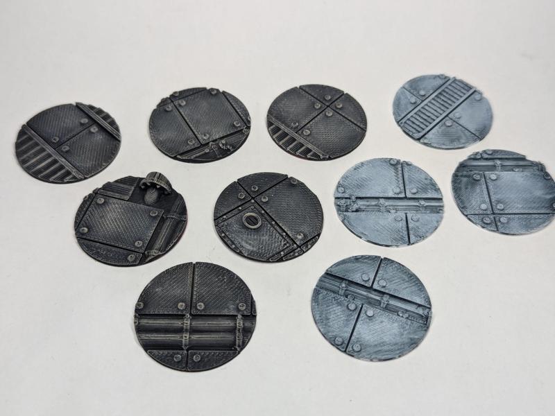Base Topper 32mm – Industrial Style – Grimdark