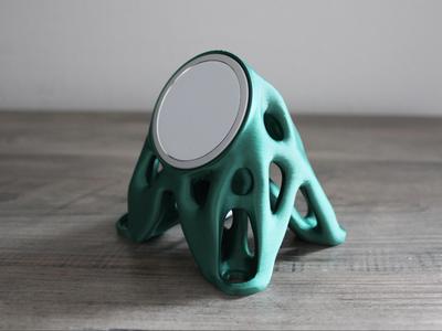 MagSafe iPhone Holder Stand – Topology Optimized