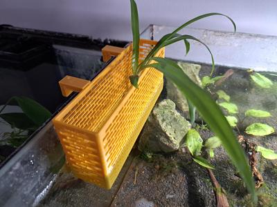 Strong aquarium planter