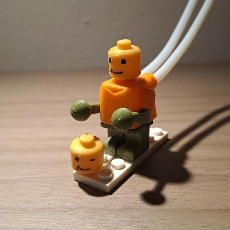 Remote Controlled Minifigure mk1 – Lego Compatible