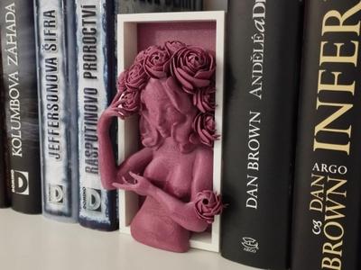 Flower girl book nook