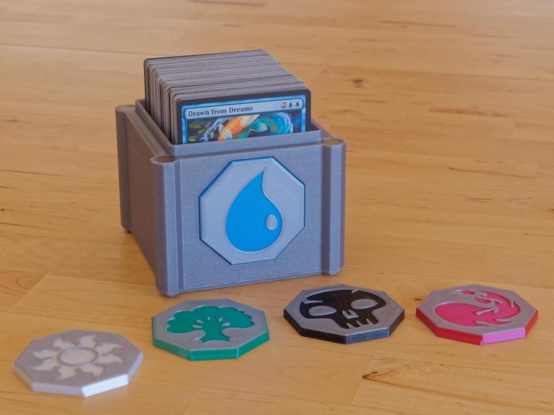 Basic Deck Box with Customisable Swappable Badges