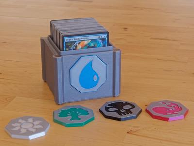 Basic Deck Box with Customisable Swappable Badges