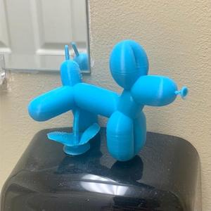Peeing Balloon Dog