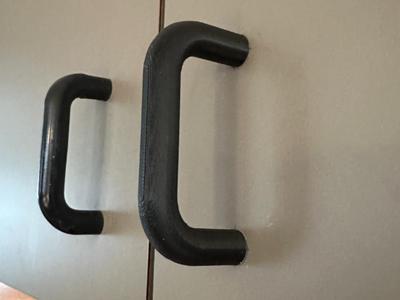 Cabinet handle