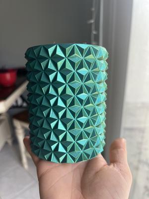 Geodesic planter w holes