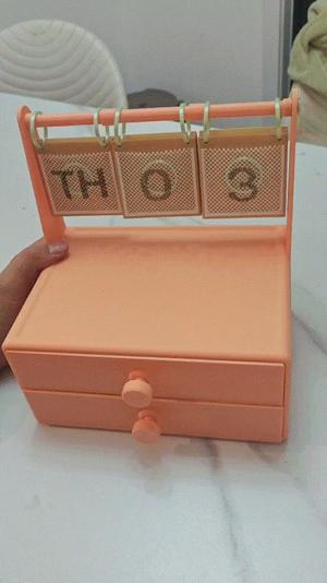 Cosmetics Cabinet – Perpetual Calendar (Flip-page)