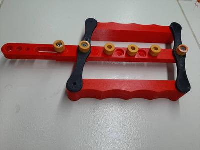 Self-centering jig for hole drilling