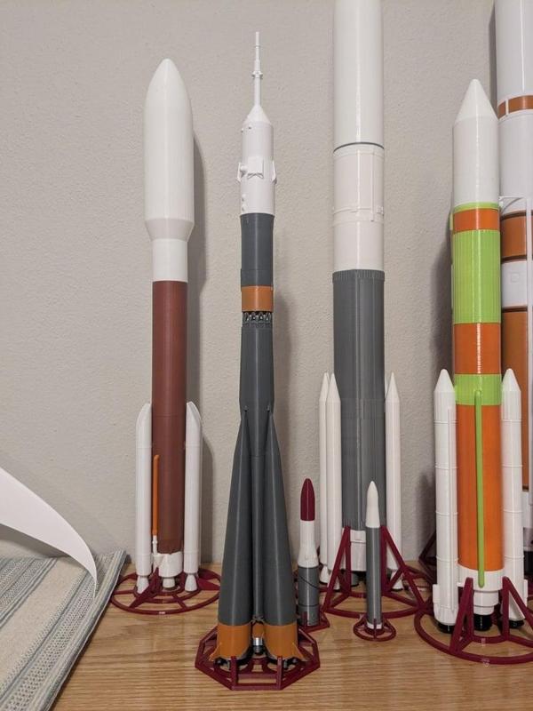 Soyuz Rocket – 1:100 – Russia