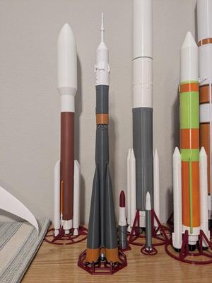 Soyuz Rocket – 1:100 – Russia