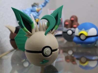 Leafeon Pokeball