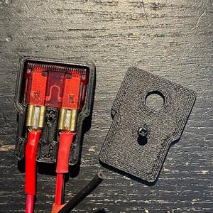 Simple car fuse enclosure for 4,8mm connectors