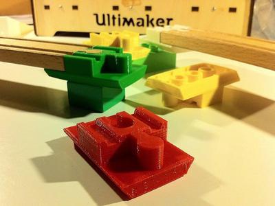 Duplo to Brio converter brick