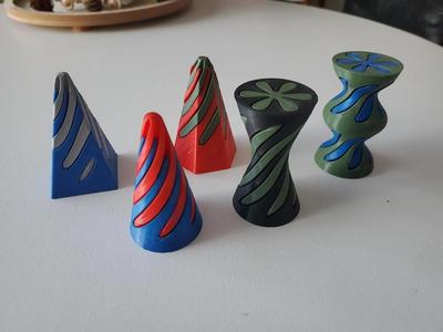 Spiral fidgets