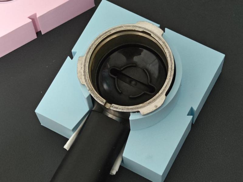 Creative minimalist coffee machine handle with expandable base, 62mm outer diameter