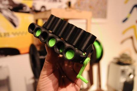 V-12 motor
