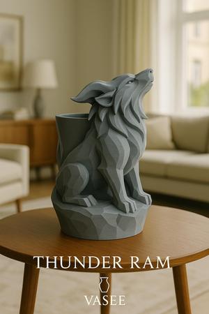 Wolf vase art organizer – wild soul, calm form