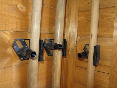 One Hand Tool Rack 18-50mm in one part without assembly for garden, cottage, cellar. Gerätehalter