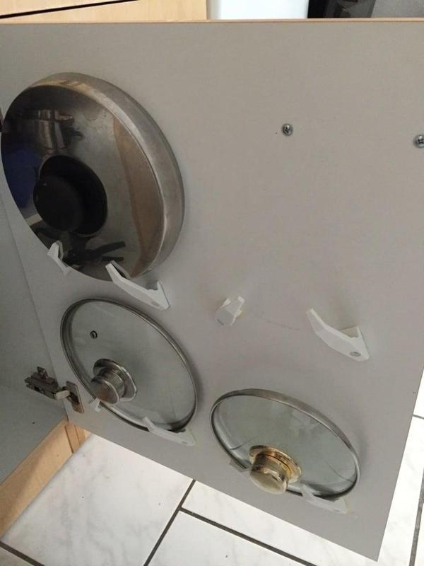 Lid holder
