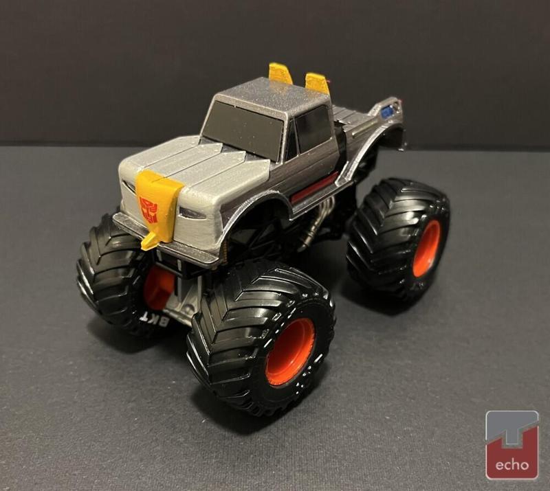 Triceratops Dinosaur Monster truck