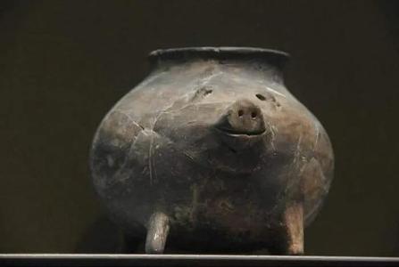 6000 year old Neolithic Pig Pot (Usable)