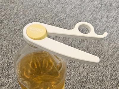 Captic, the bottle opener for PET & Tetra Pak