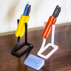 JOHNNY S – kinetic pen holder