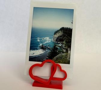 Outlined heart photo holder