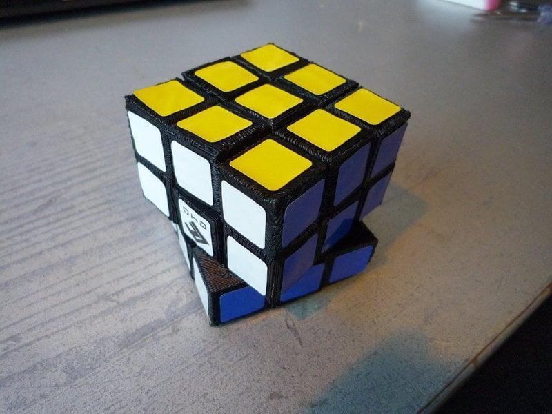 Rubik’s Magic Cube