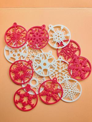 CHRISTMAS SNOW FLAKES – SET OF 14 WITH COMMERCIAL LICENSE