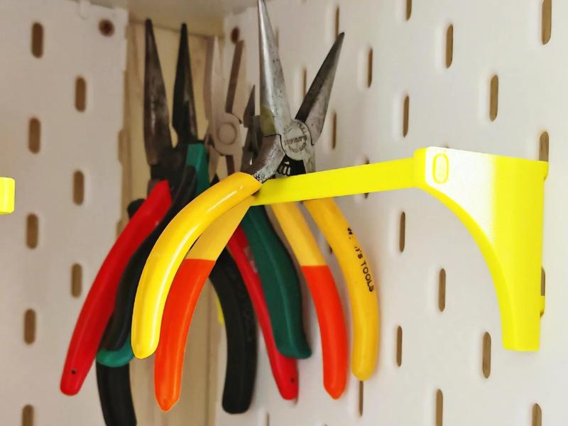 Pegboard Pliers Holder