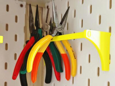 Pegboard Pliers Holder