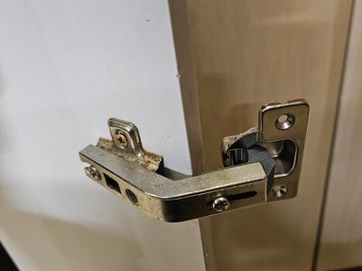 kitchen cabinet door hinge fix