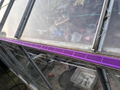 Greenhouse Leaf Gutter Guard