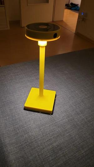 Dimmable rechargeable table lamp